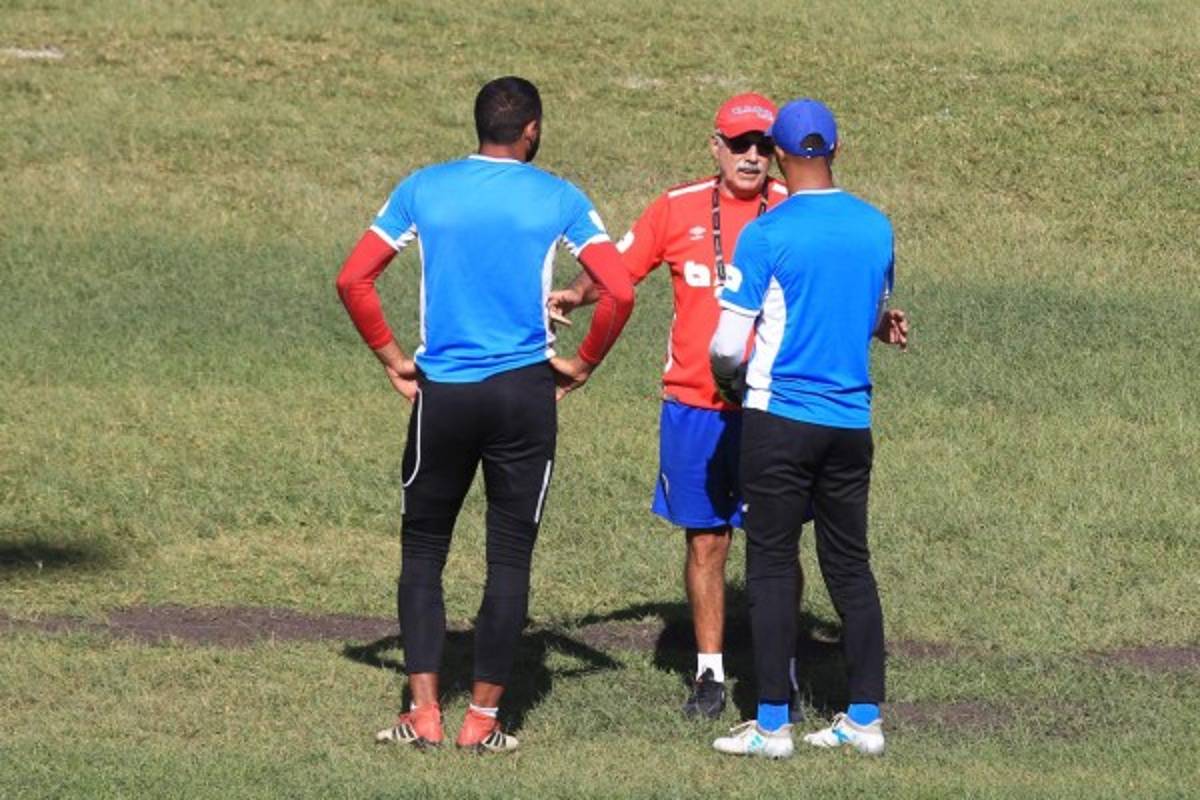 Manuel Keosseián: 'En el Motagua todos se tiran...”