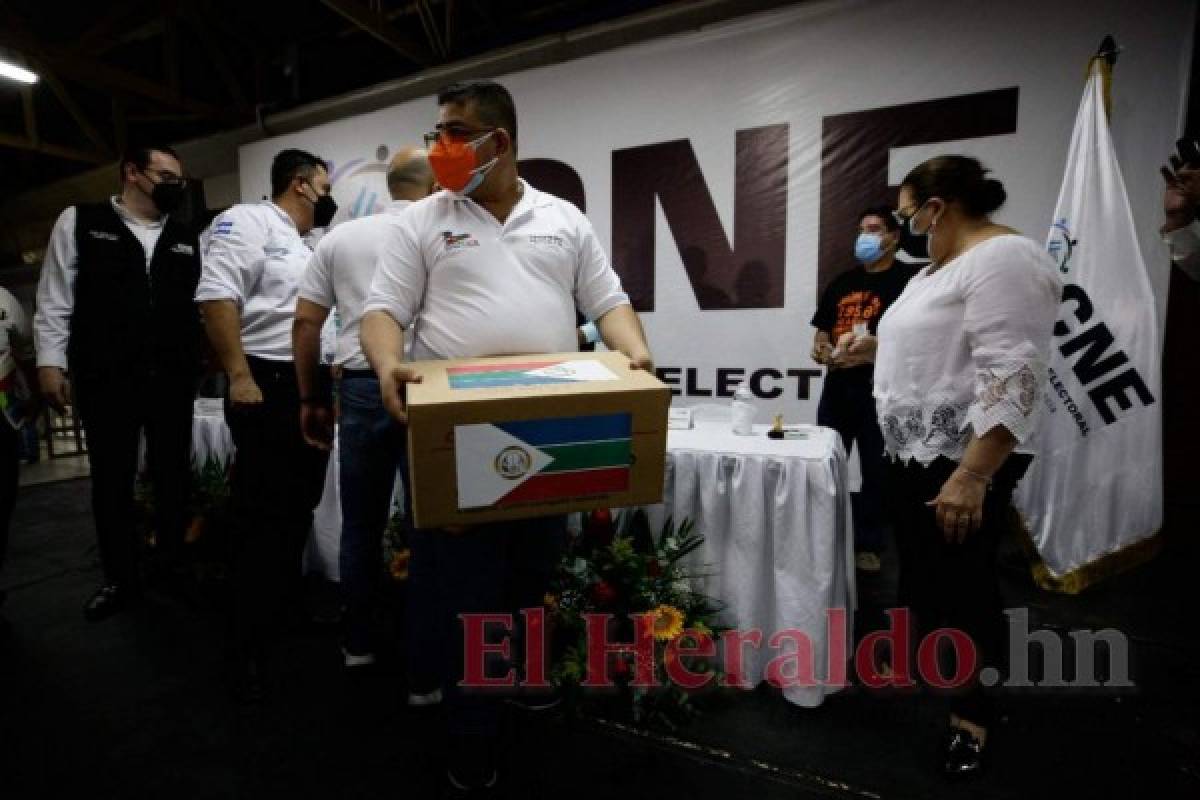 Partidos acuden al CNE y presentan planillas en los tres niveles electivos (FOTOS)