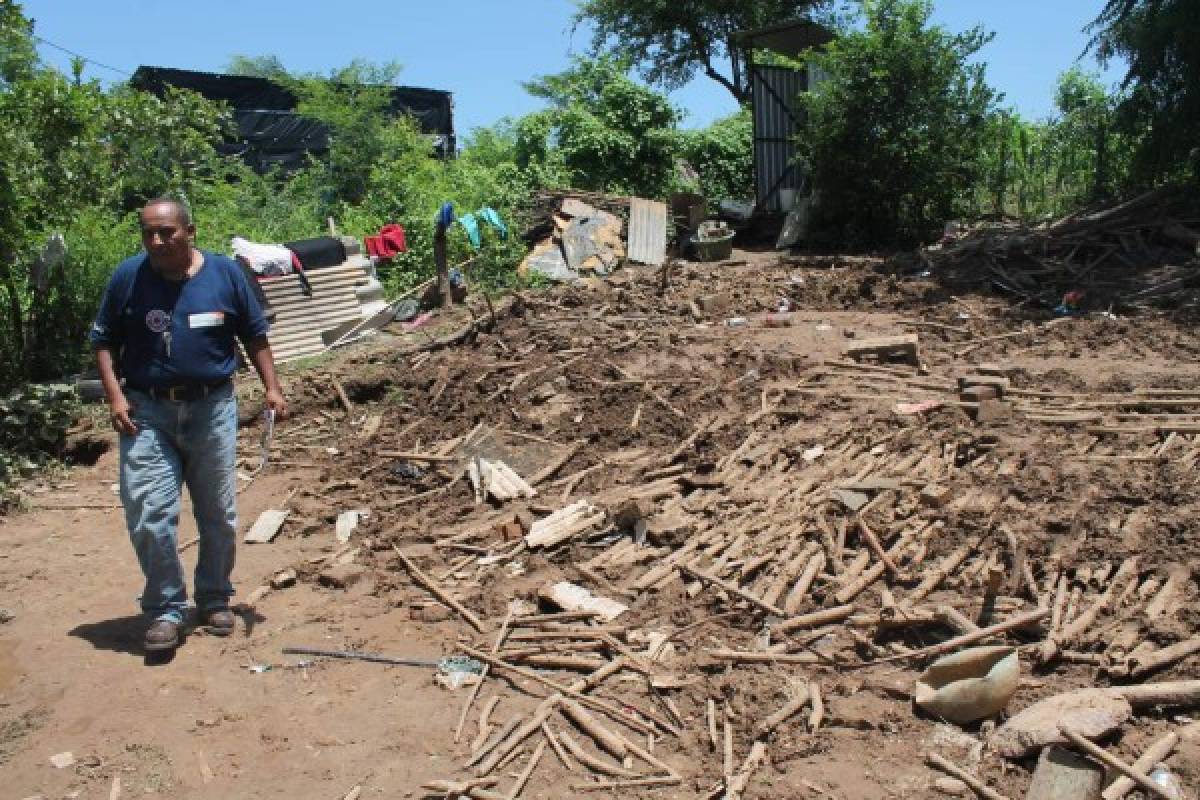 Casi 300 sureños alojados en albergues tras inundaciones y destrozos por lluvias en Choluteca