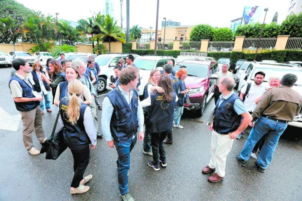 Unión Europea: 'No estamos aquí para tomar partido... somos observadores”