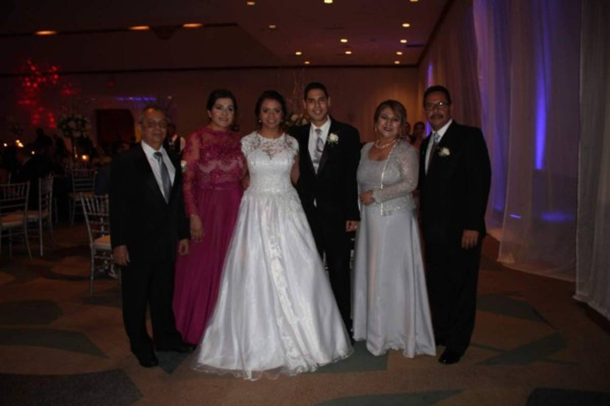 Katherine Velasquez y José Miguel Coello unieron sus vidas en sagrado matrimonio