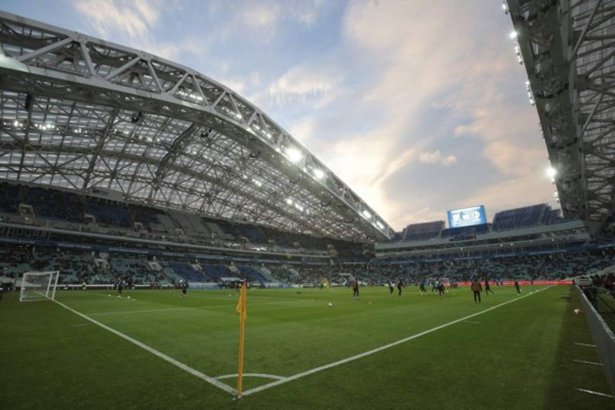 Con capacidad para más de 47 mil espectadores, su diseño recuerda el monte Fisht, una montaña de la cordillera del Cáucaso del cual obtuvo su nombre (Foto: Agencia AP)