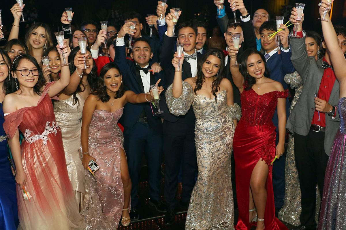 Seniors de Mayan School festejaron al estilo de New York