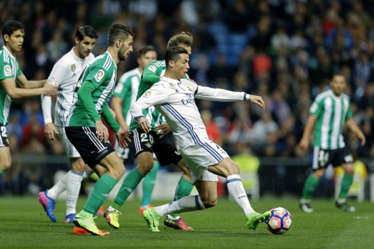 Real Madrid remonta y vence 2-1 al Betis