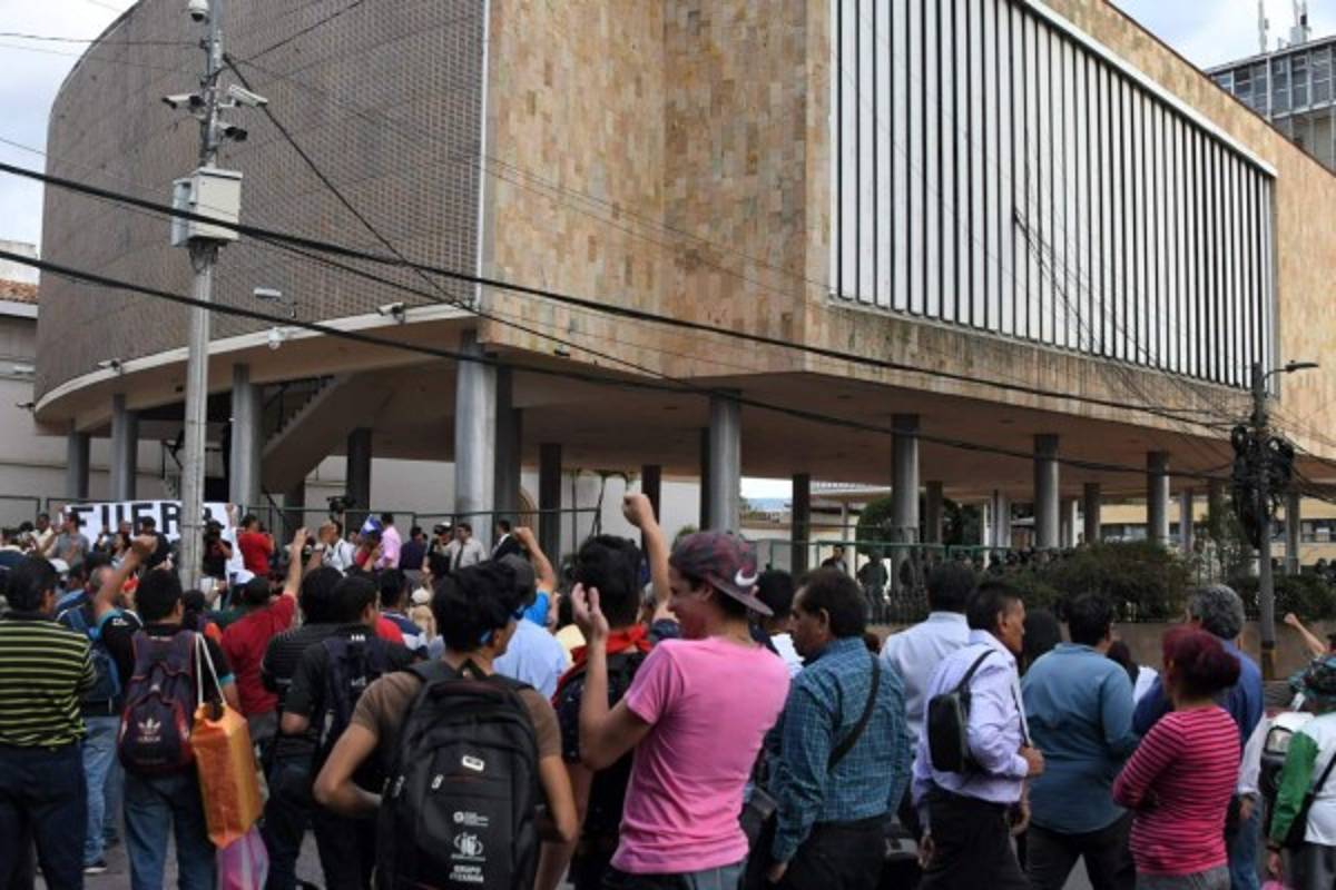 Oposición pide que resolución de mediador del diálogo tenga fuerza de ley como tratado internacional  