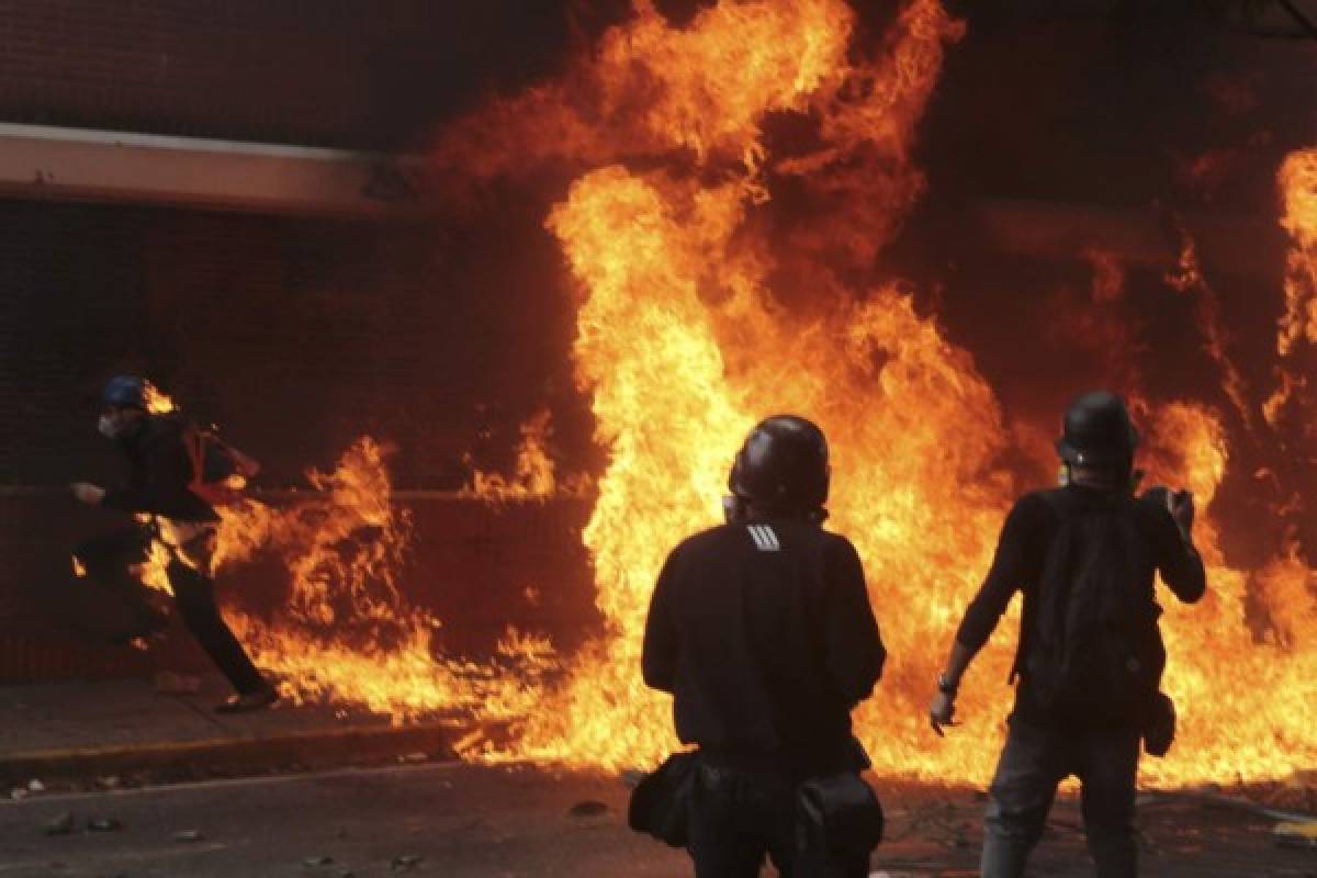 Suben a 38 los muertos en protestas en Venezuela   