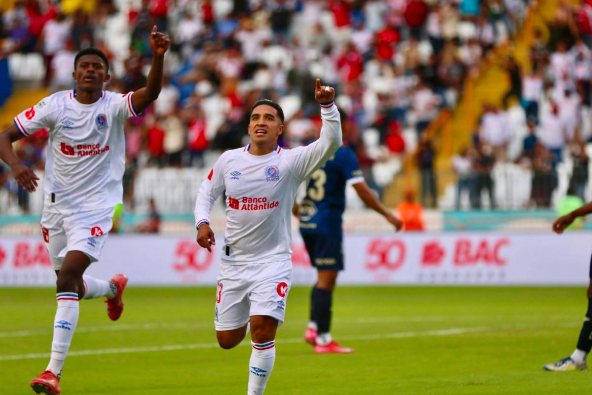 Olimpia humilla a Motagua, jugador sale herido, visita especial y sorprende lo que hicieron los DT