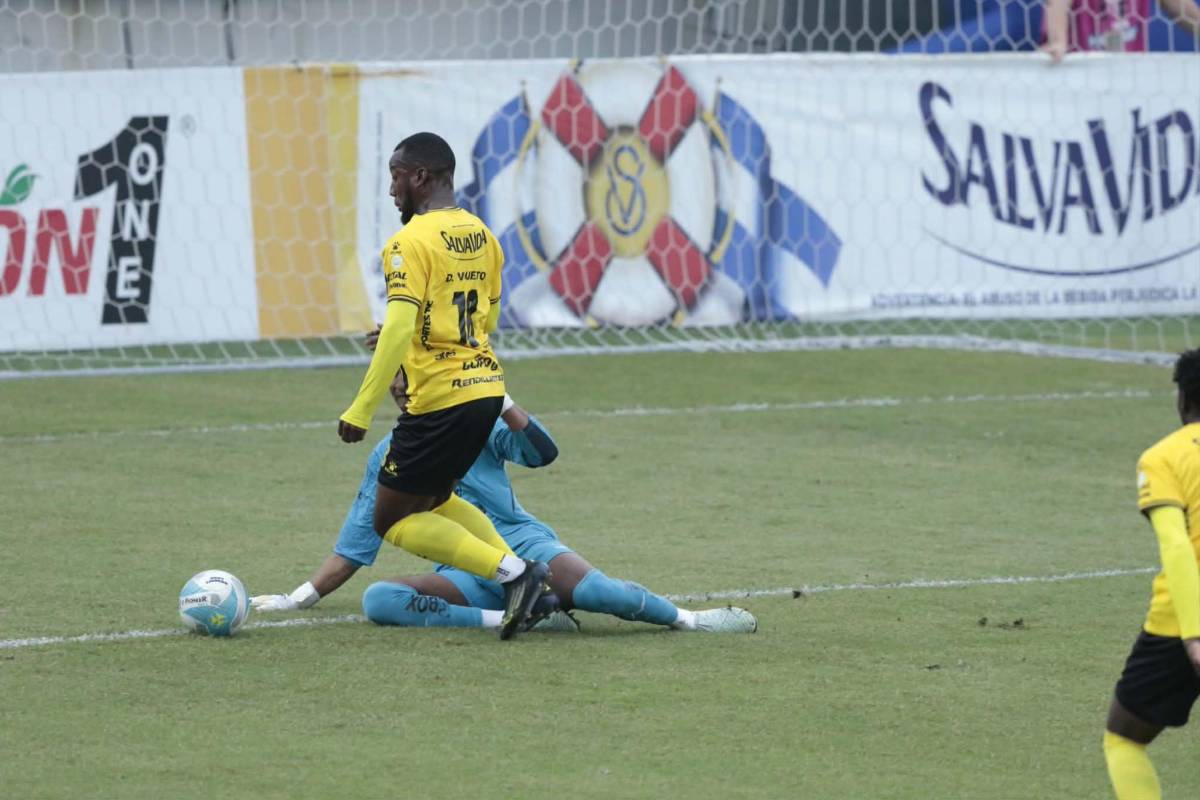 Periodista enamora, argentino sorprende, pleito de aficionados y héroe de Real España ante Motagua