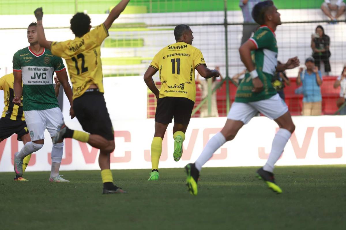 Fotos: Tristeza en el Yankel, Lavallén sacó su VAR y la celebración del Real España