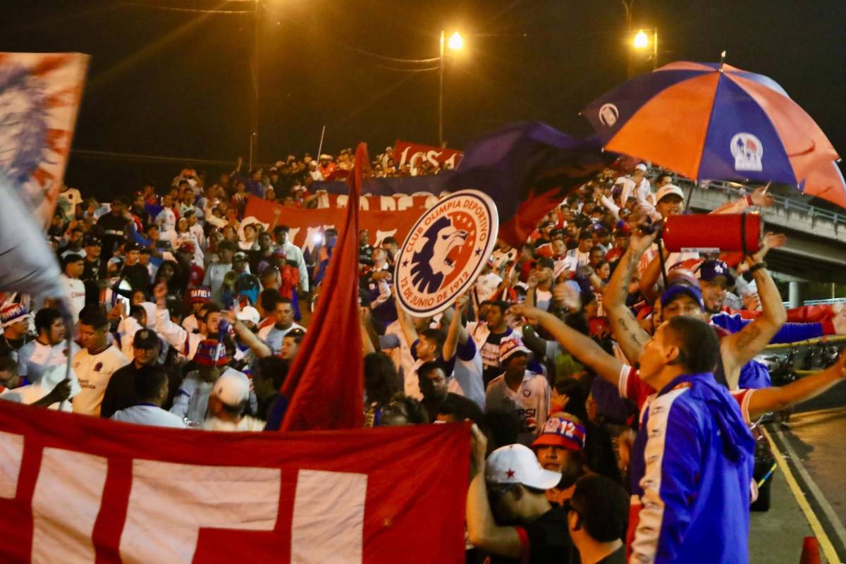 Lindas chicas, show de La Ultra Fiel y ambientazo previo al Olimpia-Firpo en Copa Centroamericana
