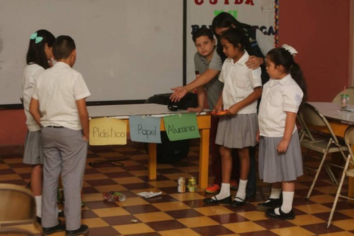 Estudiantes de la Escuela Raúl Zaldívar aceptan el reto ambiental