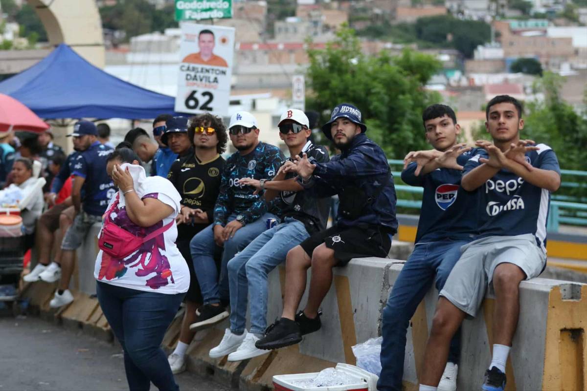 Infiltrados, fiesta de la revo y ambientazo en el Nacional previo al Motagua vs Alajuelense