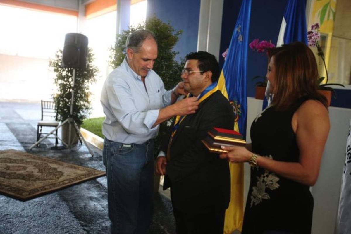 Inauguran tercera etapa de moderno hospital