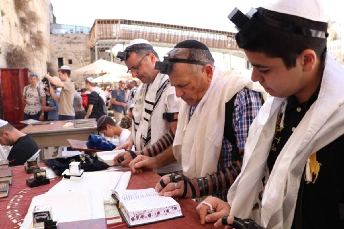 Participamos de la lectura ortodoxa del pentateuco, es decir los cinco primeros libros de la Sagrada Biblia. Foto: José López Trejo