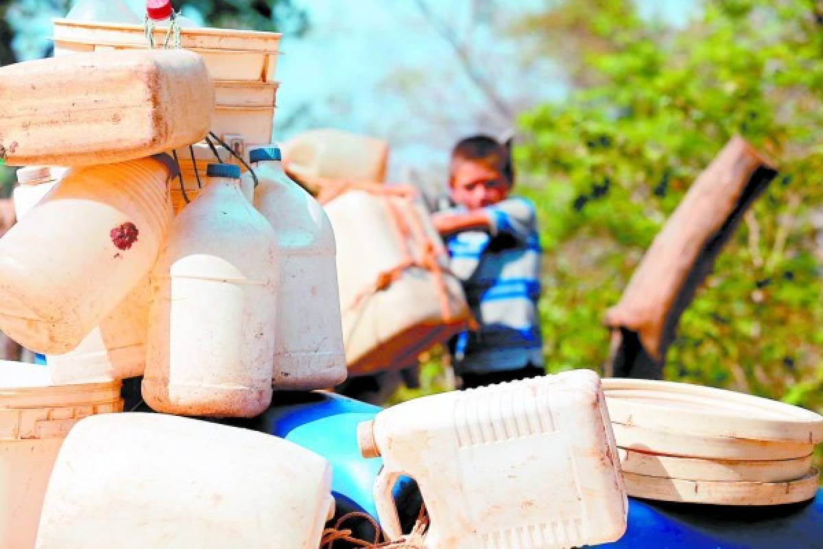 Honduras: Con desesperación, pobladores luchan contra sequía
