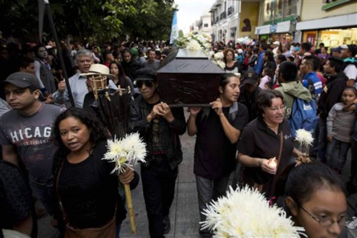 Guatemaltecos votaron en masa, indignados por la corrupción