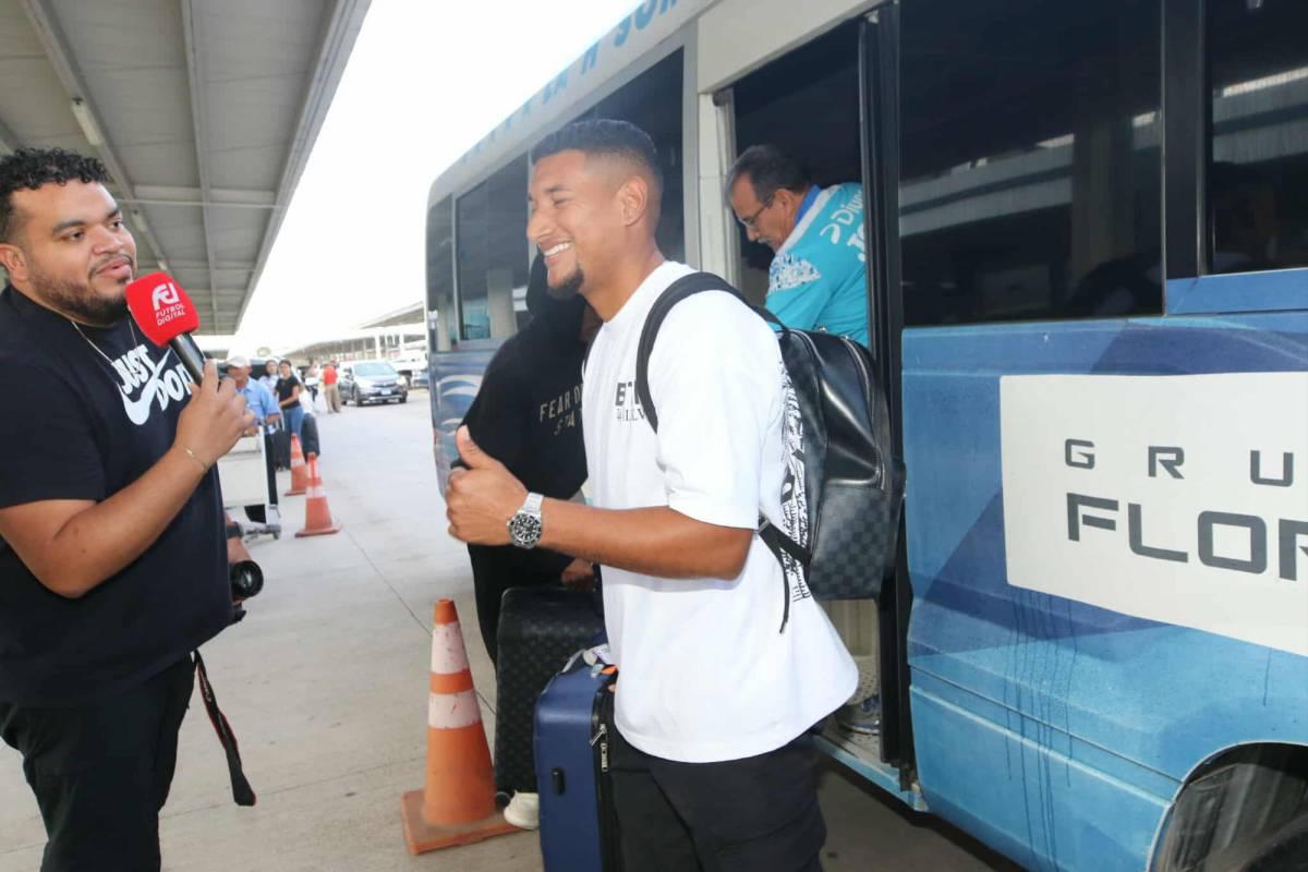 Quioto recibe propuesta y linda chica cautivó en llegada de legionarios a Honduras