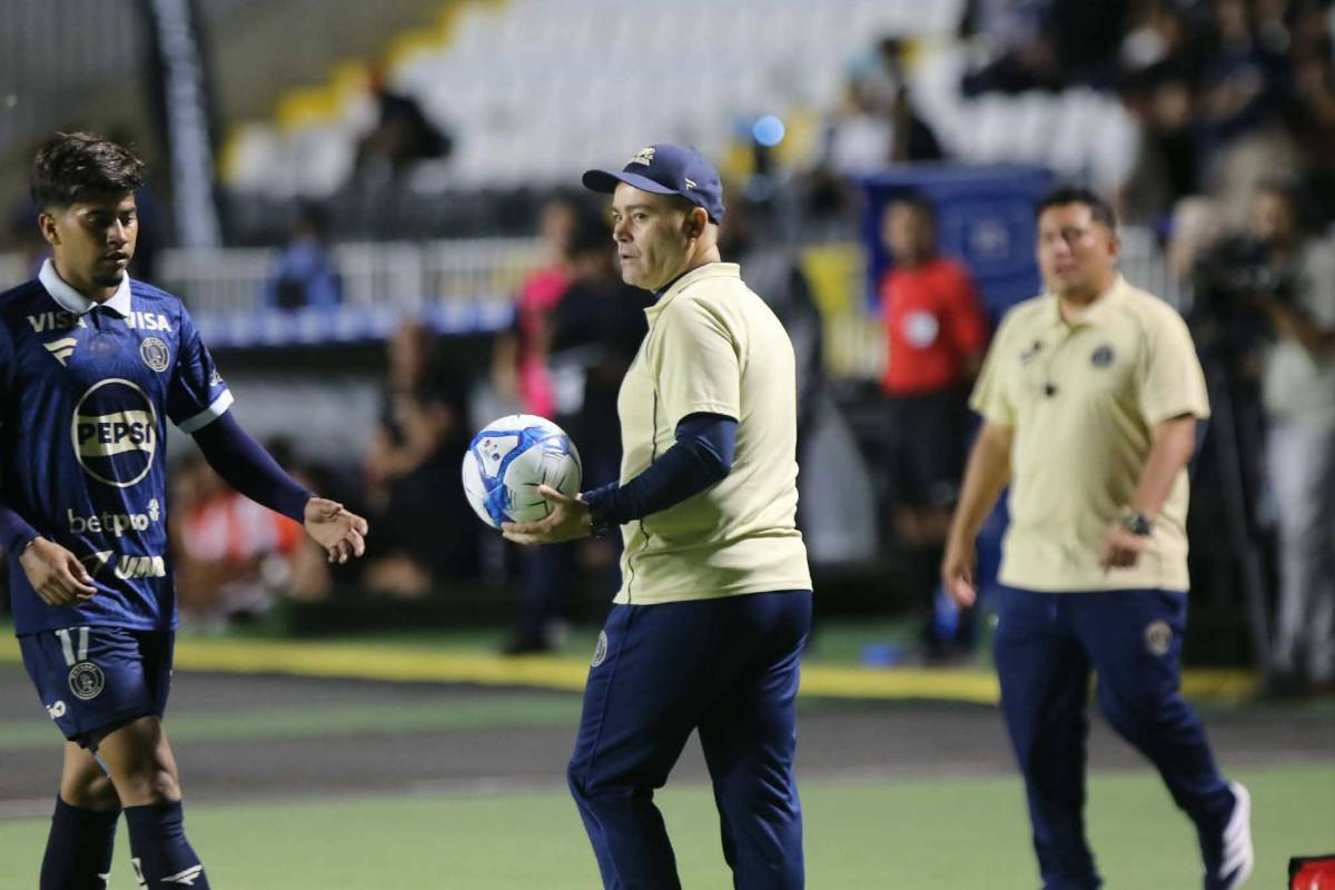 Show de luces, tristeza de Motagua y celebración del campeón Olimpia en el Nacional