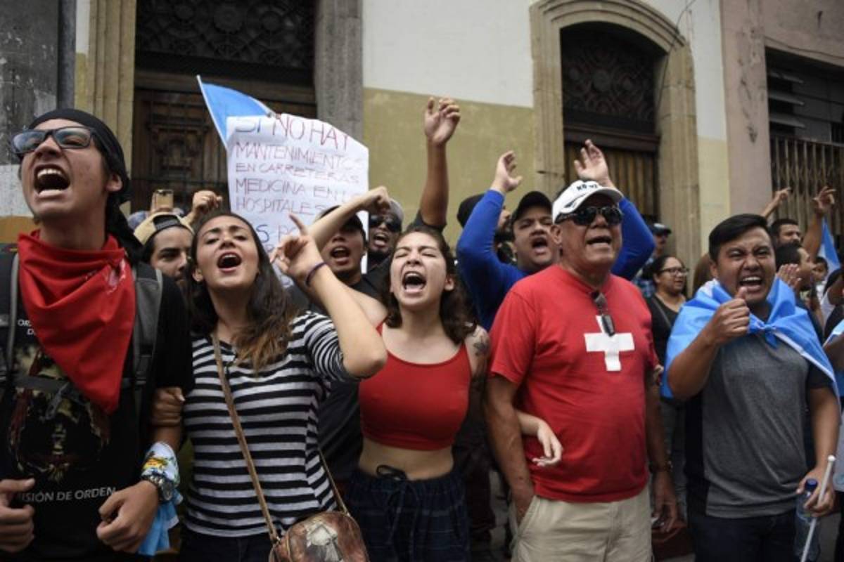 Protestas anticorrupción marcan festejos de independencia en Guatemala 