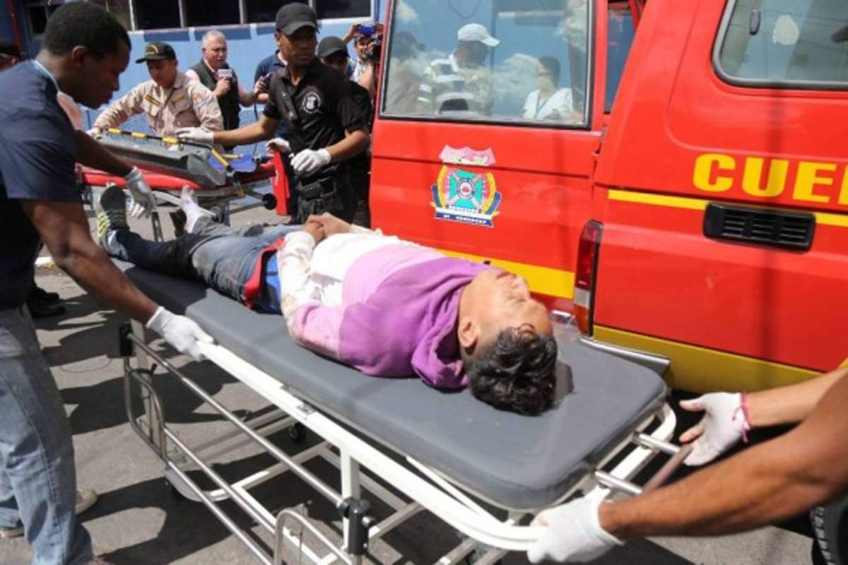 A 38 ascienden los heridos trasladados al HEU tras accidente en la carretera de la zona sur