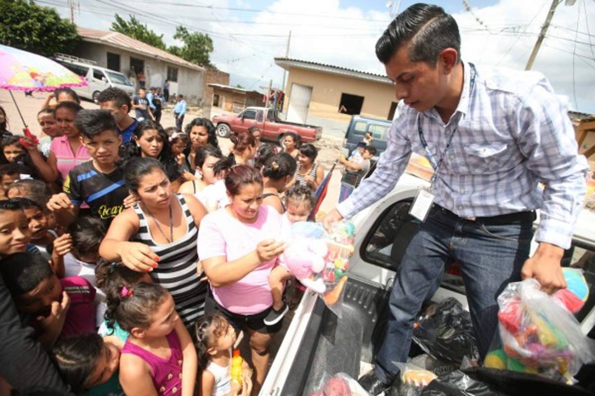 Arrancamos las sonrisas inocentes de los infantes de Altos de Loarque