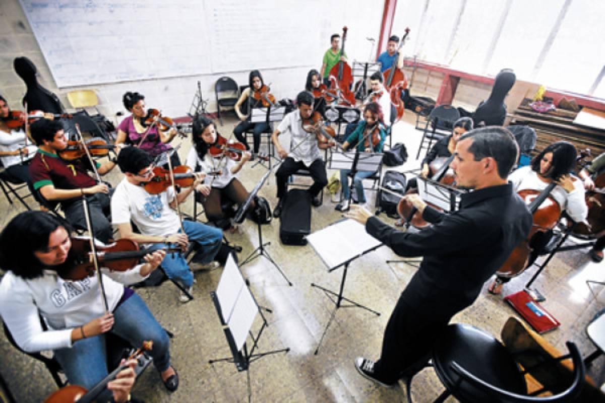Orquesta de cámara renace como el Fénix