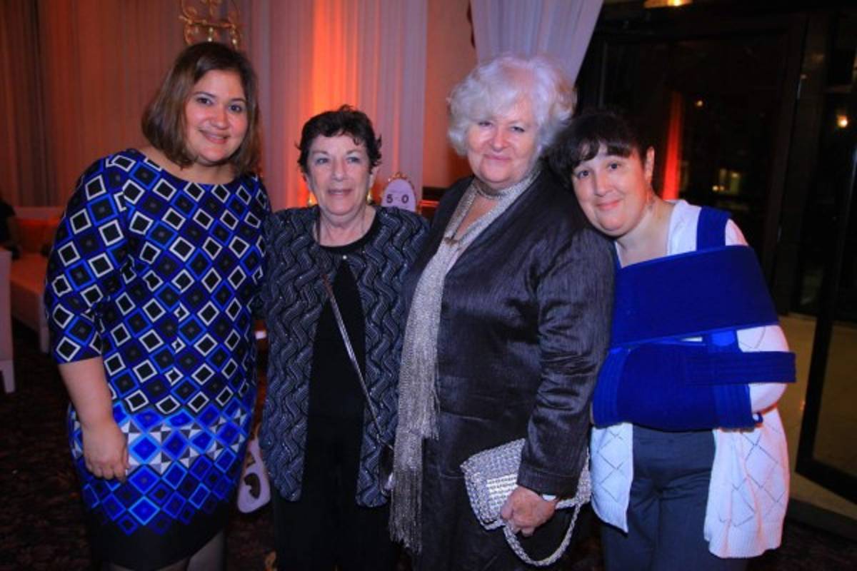 Ruth Marie de Sabillón llegó a las cinco décadas entre abrazos y sorpresas