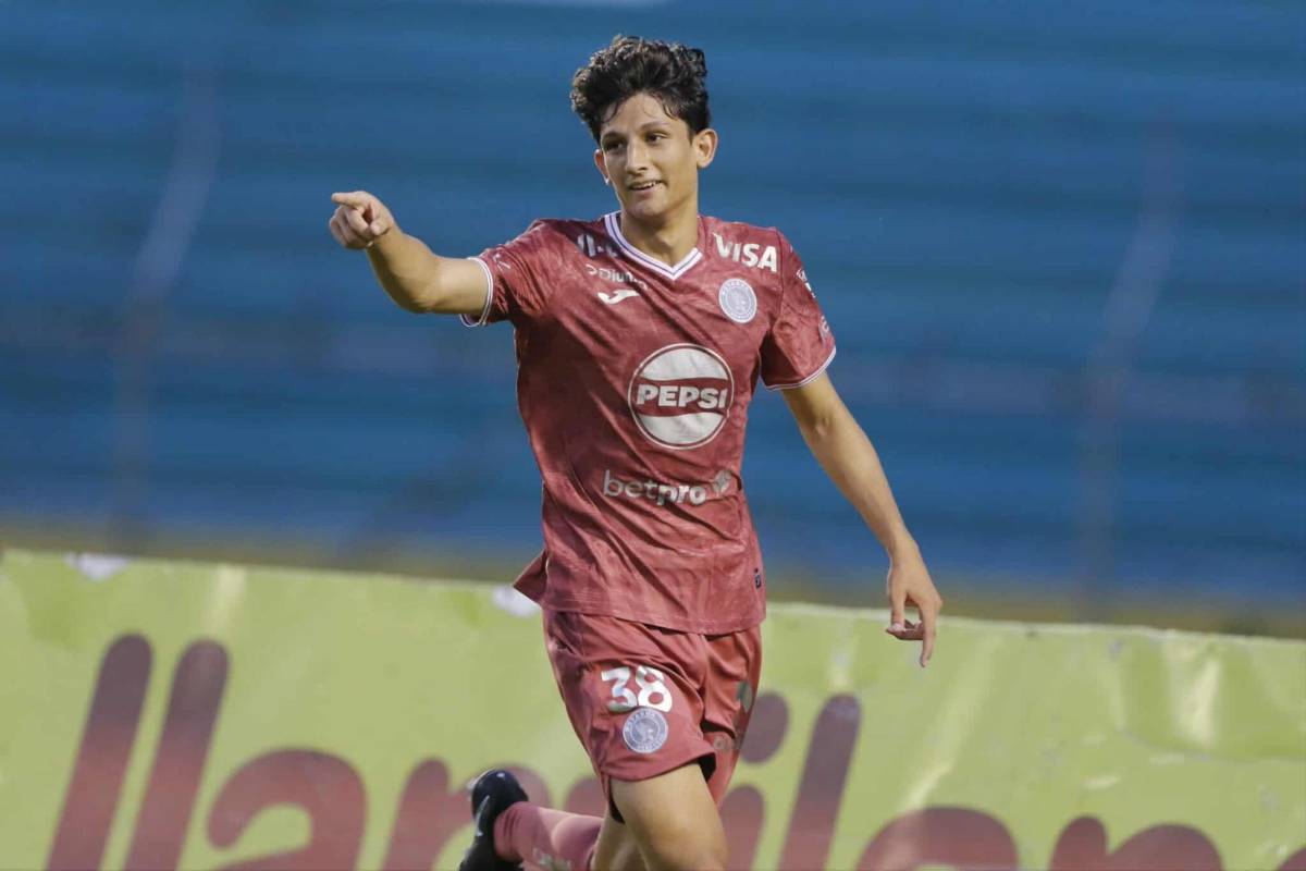 Linda chica se roba el show, jugador con look exótico y tristeza de Platense tras caer ante Motagua