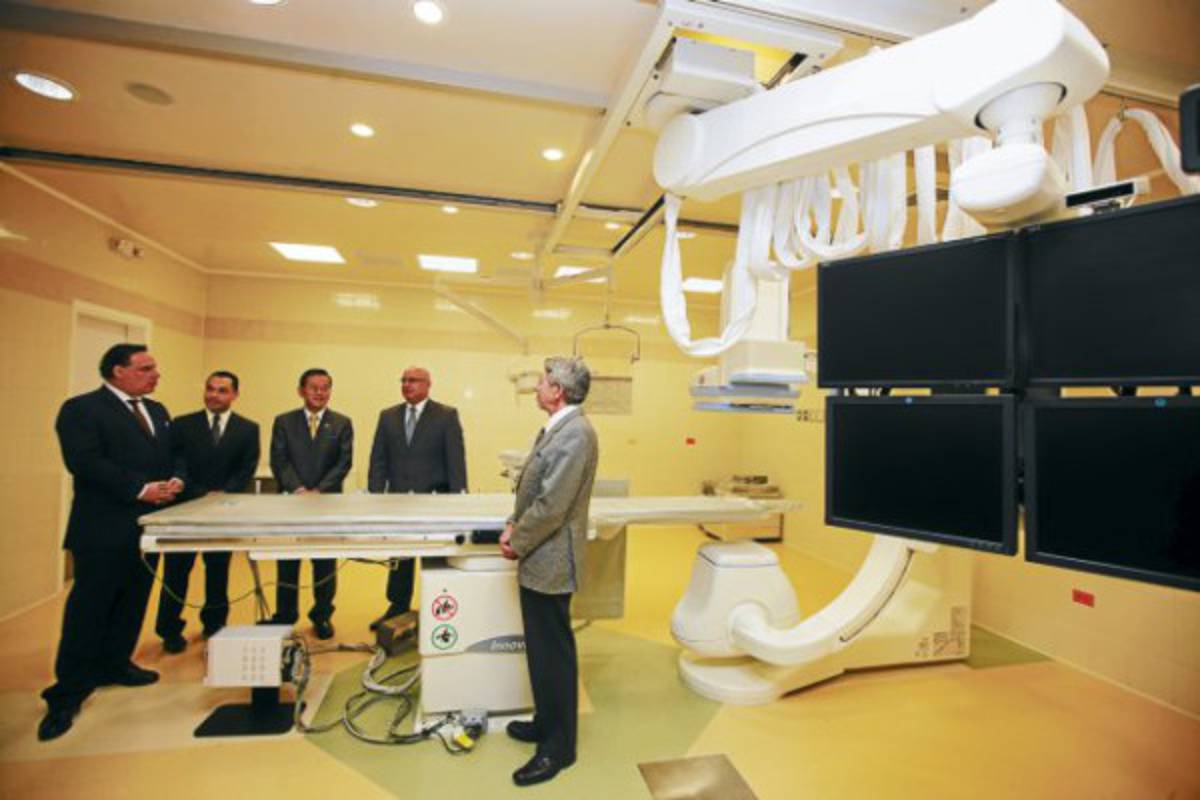 Inauguran moderna sala de radiología