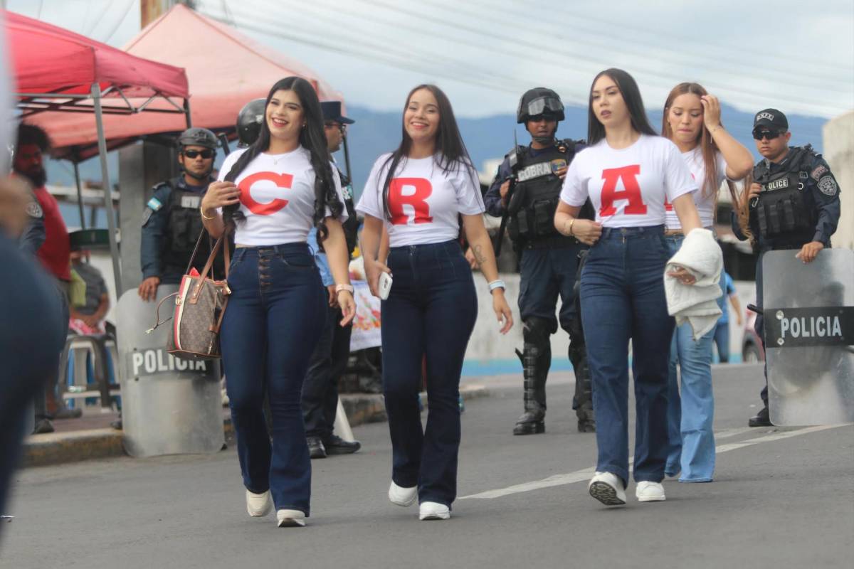 Las bellas chicas que se robaron  miradas en el clásico capitalino entre Motagua y Olimpia