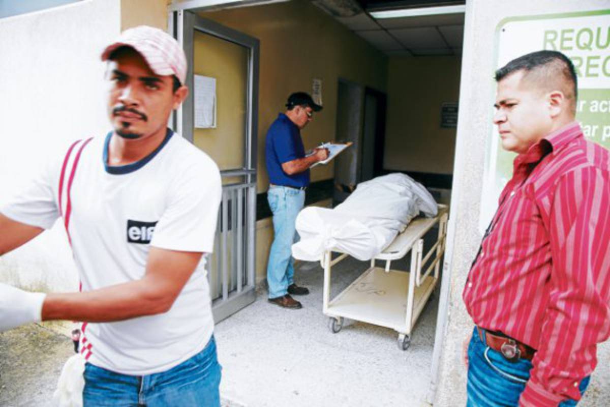 Acribillan a cinco hombres en discoteca