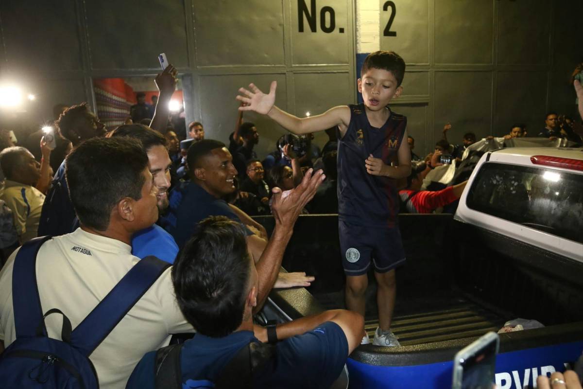 La Revo sorprende a Motagua y el DT Javier López enloquece: Furor de Copa Centroamericana