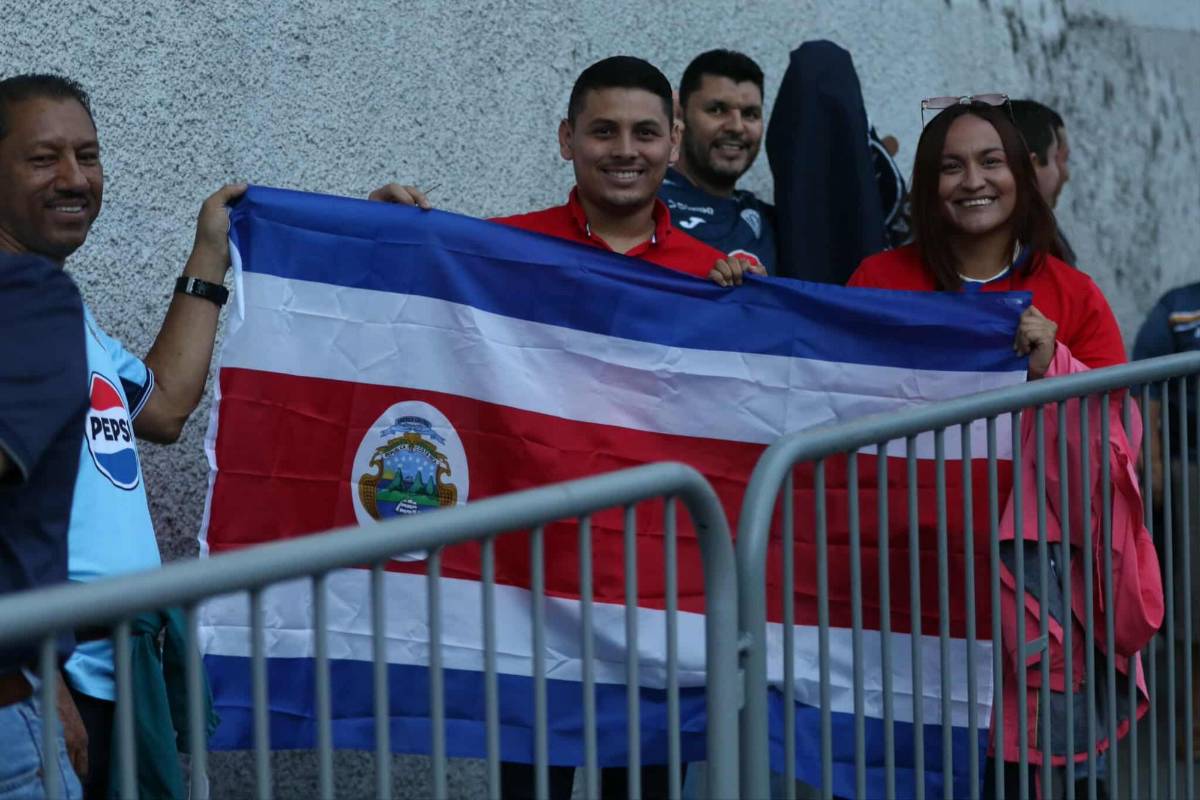 Infiltrados, fiesta de la revo y ambientazo en el Nacional previo al Motagua vs Alajuelense