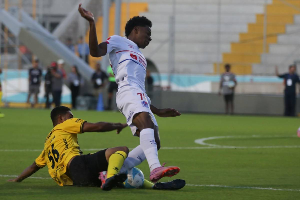 Goles, celebraciones, ambiente y jugadas: imágenes del clásico moderno