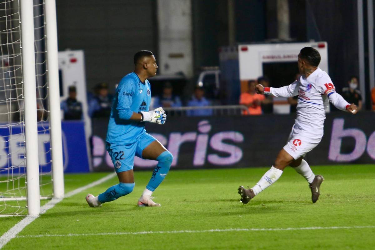 Motivo de la pelea de barras, terror en las afueras del Nacional y Olimpia hace sufrir a Motagua