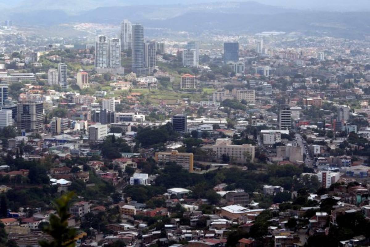 Con 441 años, Tegucigalpa sigue su pausado camino a la modernidad