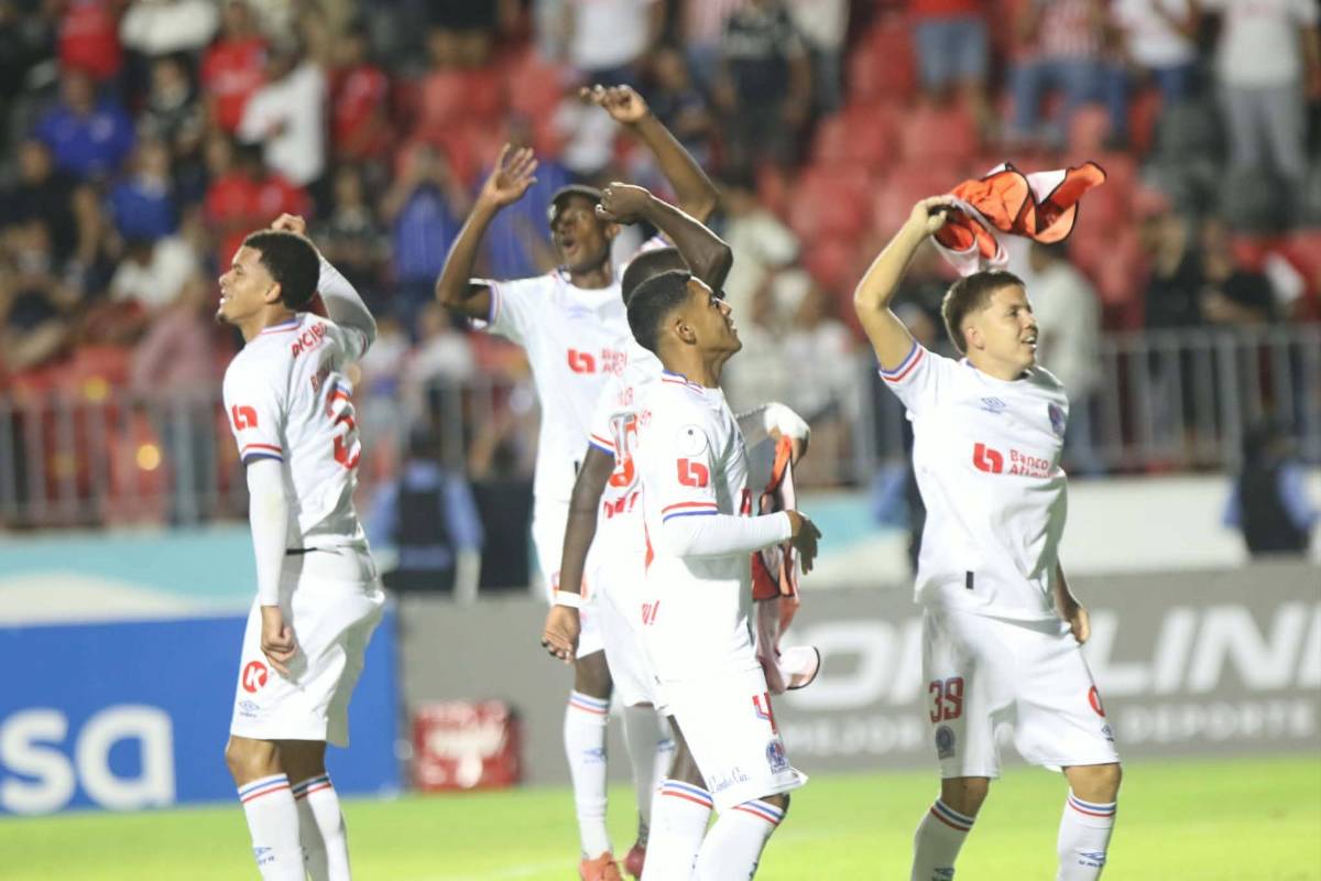 Olimpia liquidó a Motagua: Así fue la celebración del león tras ganar la Supercopa de Honduras