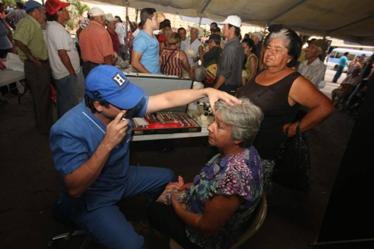 Brigada para adultos mayores en Tegucigalpa