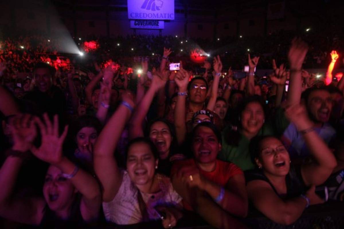 La Ley y fans hondureños, rock latino a una sola voz