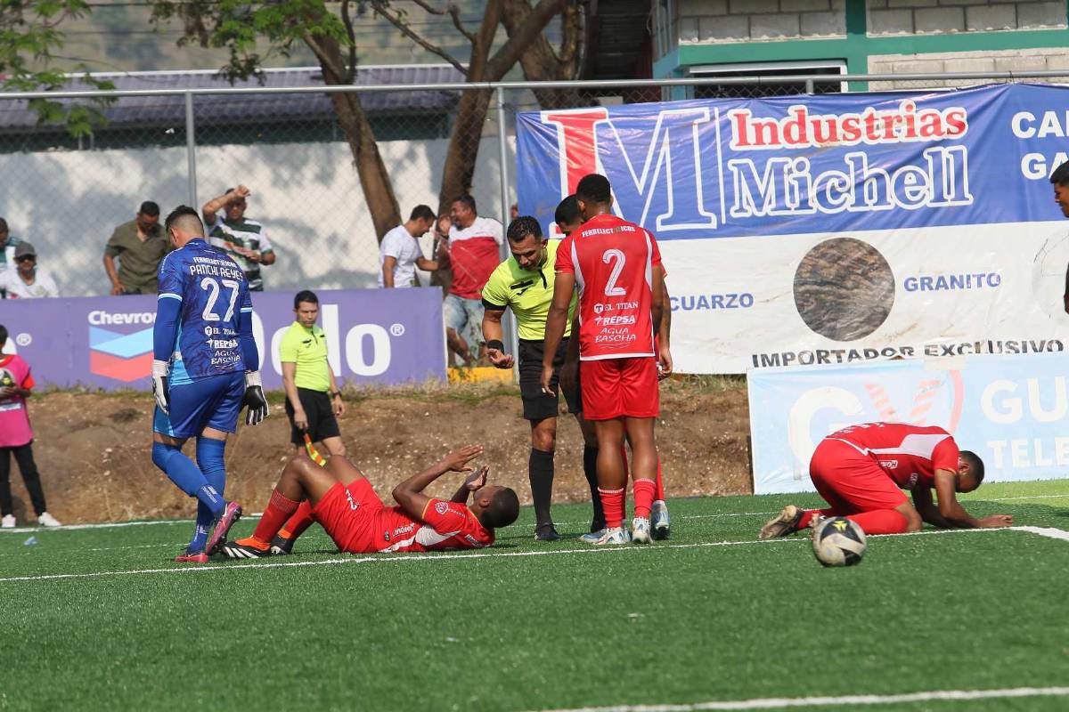 Las tristes y dolorosas imágenes de jugadores de Real Sociedad tras el descenso de Liga Nacional