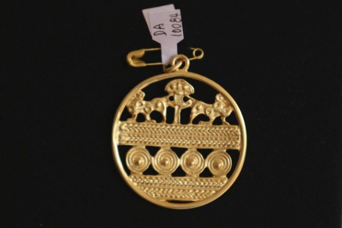 Orfebrería colombiana con históricos detalles culturales