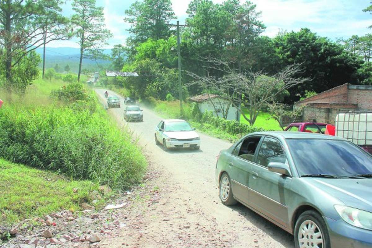 Honduras: Por evadir pago de peaje camioneros destruyen carretera en Siguatepeque