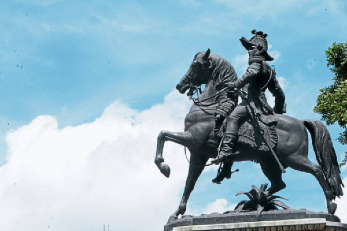 Los 130 años de la estatua de Francisco Morazán