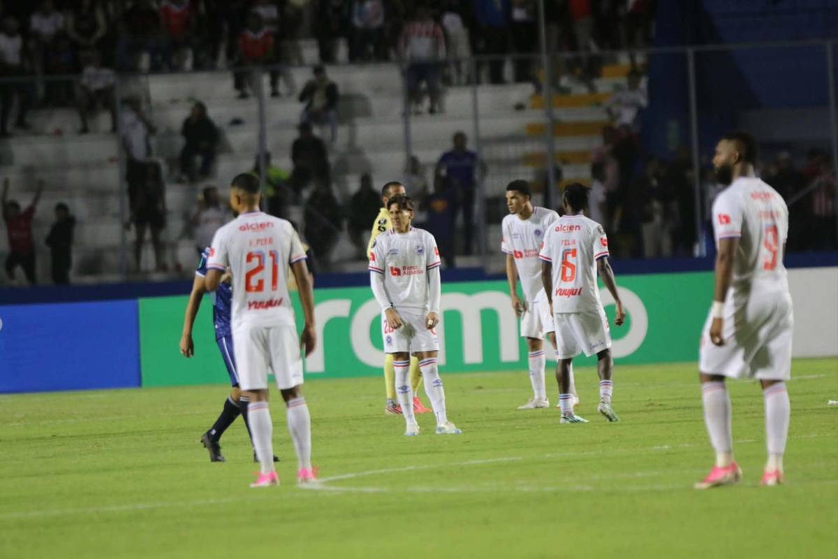 Tristeza de Olimpia, jugador de Cartaginés se burla de la Ultra, leyenda presente y villano en Concacaf