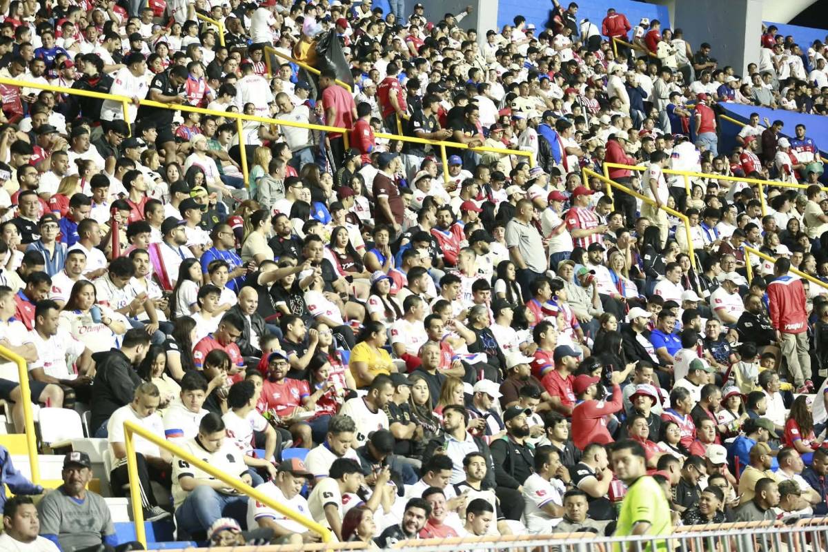 Tristeza de Olimpia, jugador de Cartaginés se burla de la Ultra, leyenda presente y villano en Concacaf
