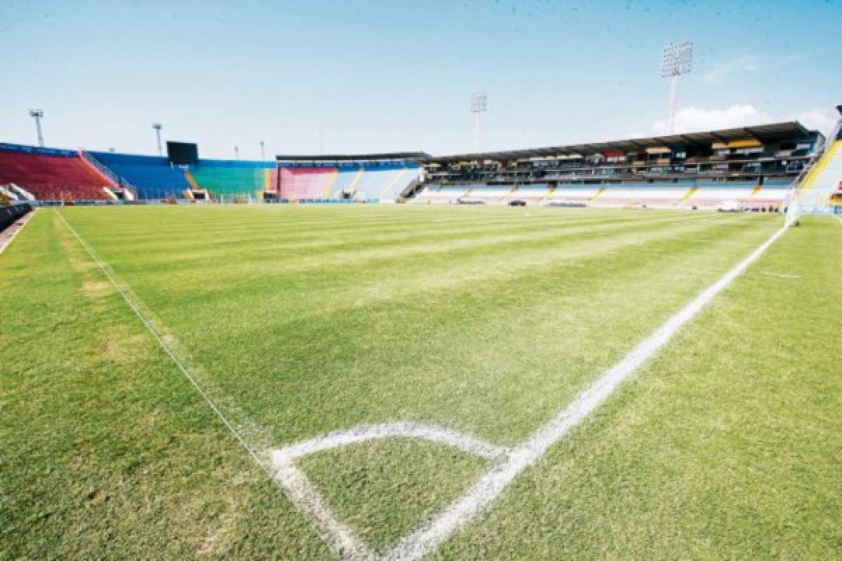 Pachuca reconoce el césped del Estadio Nacional