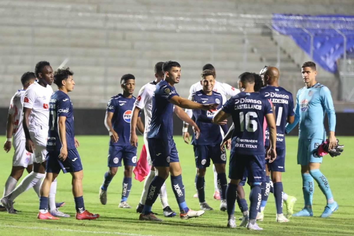 Auzmendi salió en ambulancia, fuerte pelea entre jugadores y show del Droopy en triunfo de Motagua Auzmendi salió en ambulancia, fuerte pelea entre jugadores y show del Droopy en triunfo de Motagua