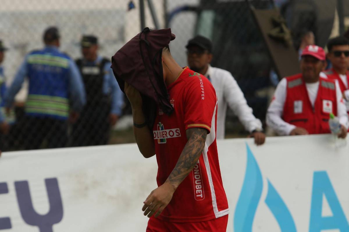 Las tristes y dolorosas imágenes de jugadores de Real Sociedad tras el descenso de Liga Nacional