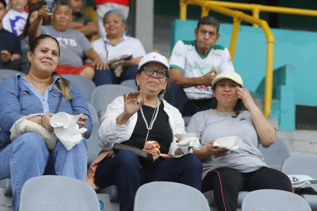 Hermosas chicas, leones y tiburones: gran ambiente para Platense vs Olimpia