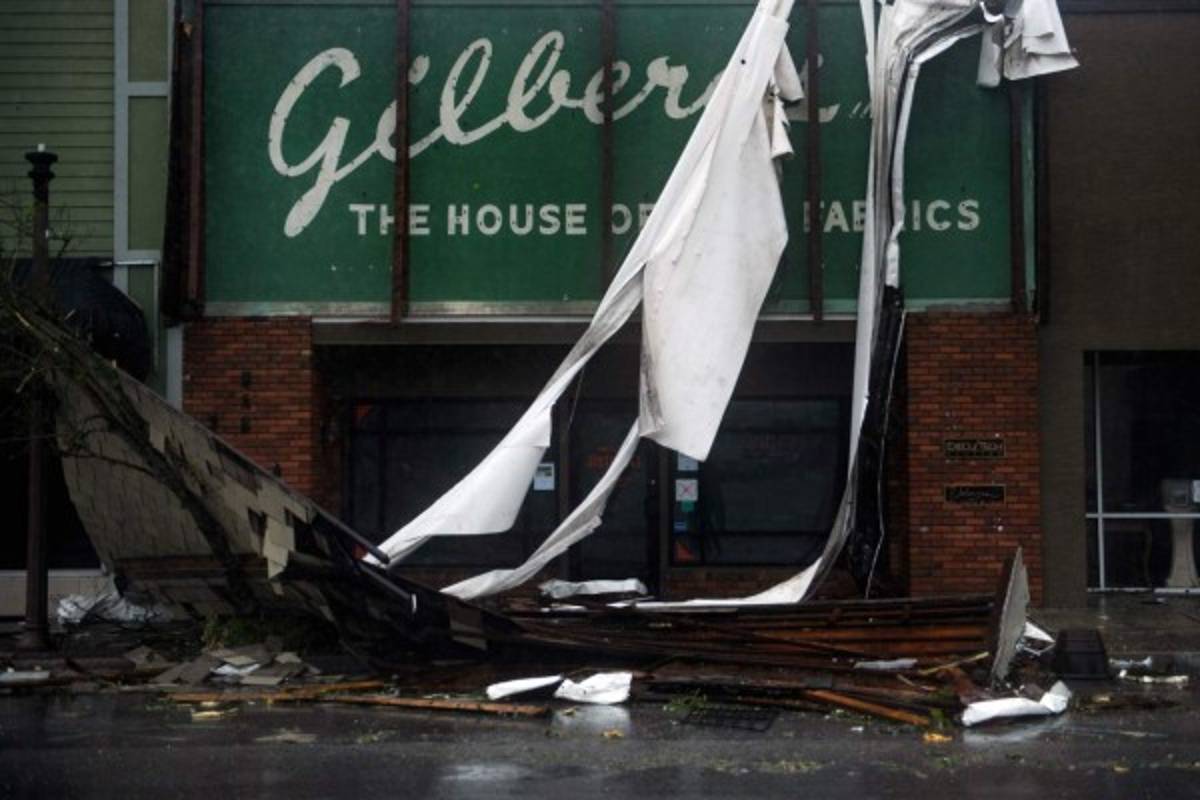 Huracán Michael deja una escena de guerra en noroeste de Florida